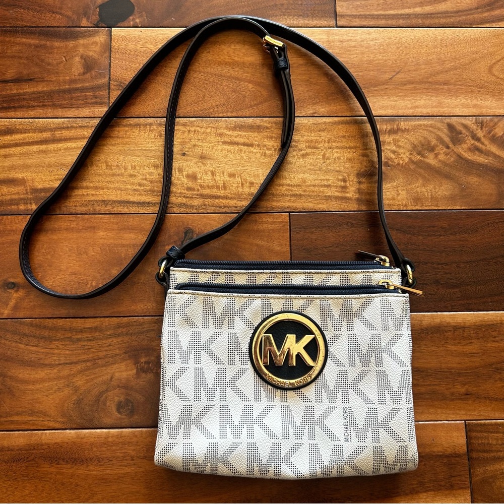 Michael Kors Handbag Belt crossbody bag Purse
